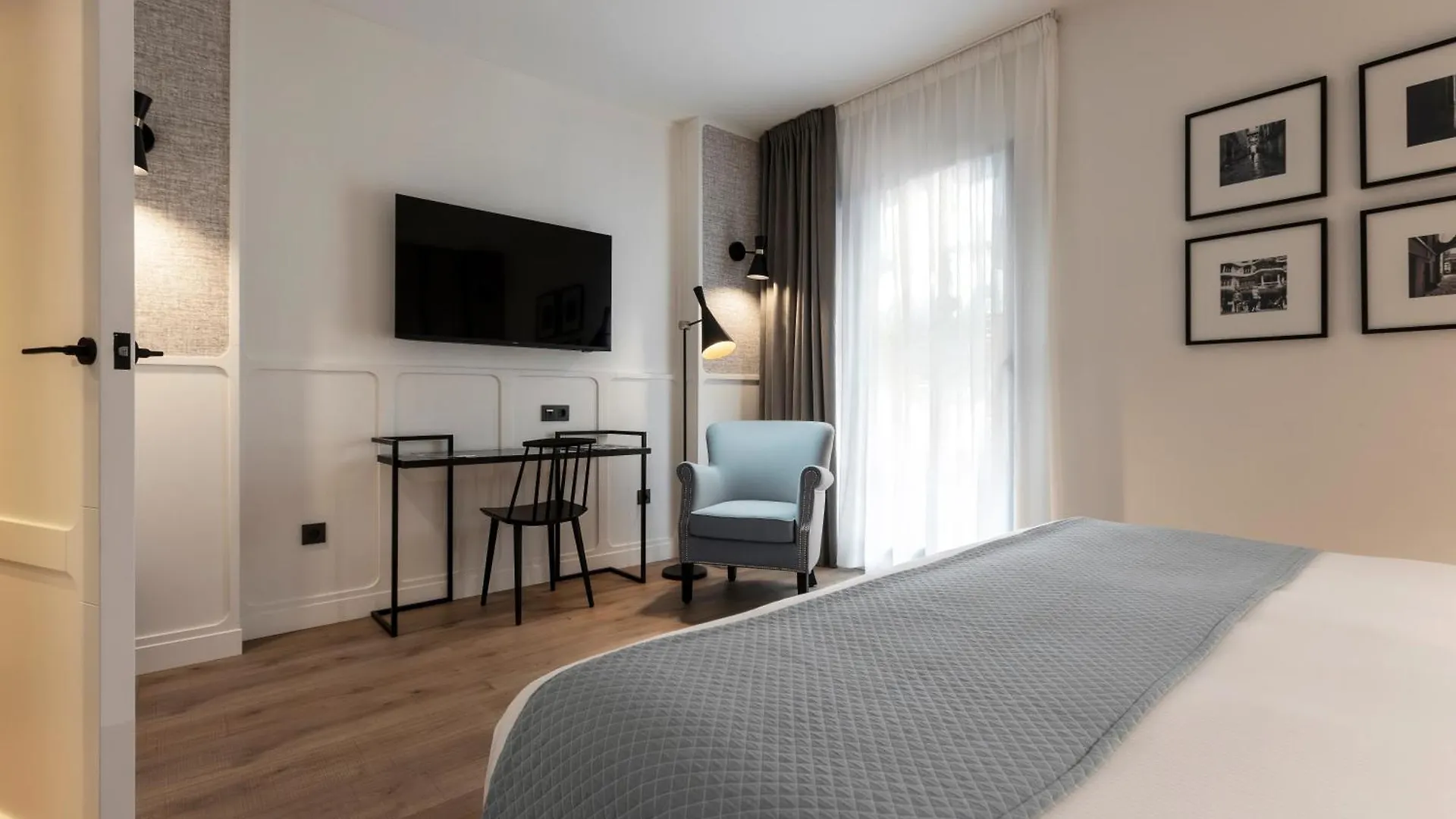 Hotel Barcelona Catedral 4*,  Spain
